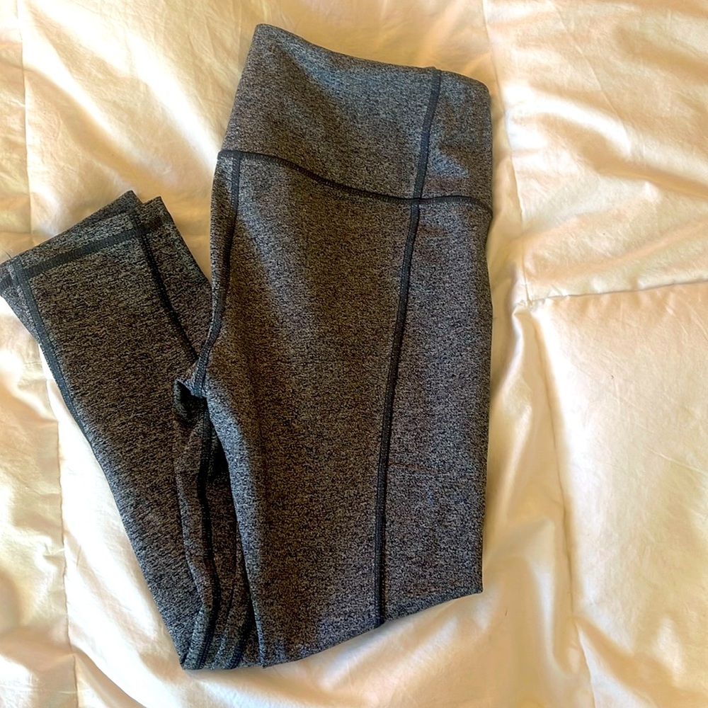 Knockout by Victoria’s Secret, capri legging.
